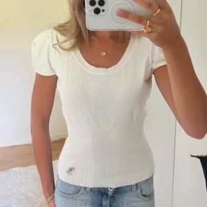 Kortärmad tröja - Perfekt skick, från mango