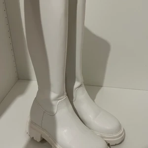Vita boots - Använda någon enstaka gång förra vintern, superbra skick 🫶