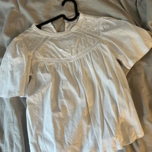Blus - En fin blus från zara barn i storlek 11-12 år 