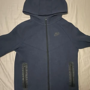 Nike tech fleece - Skick 8/10. Använd ett par gånger