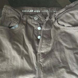 Jenas - Fina och bekväma jeans som passar till alla typer av tillfälligheter!