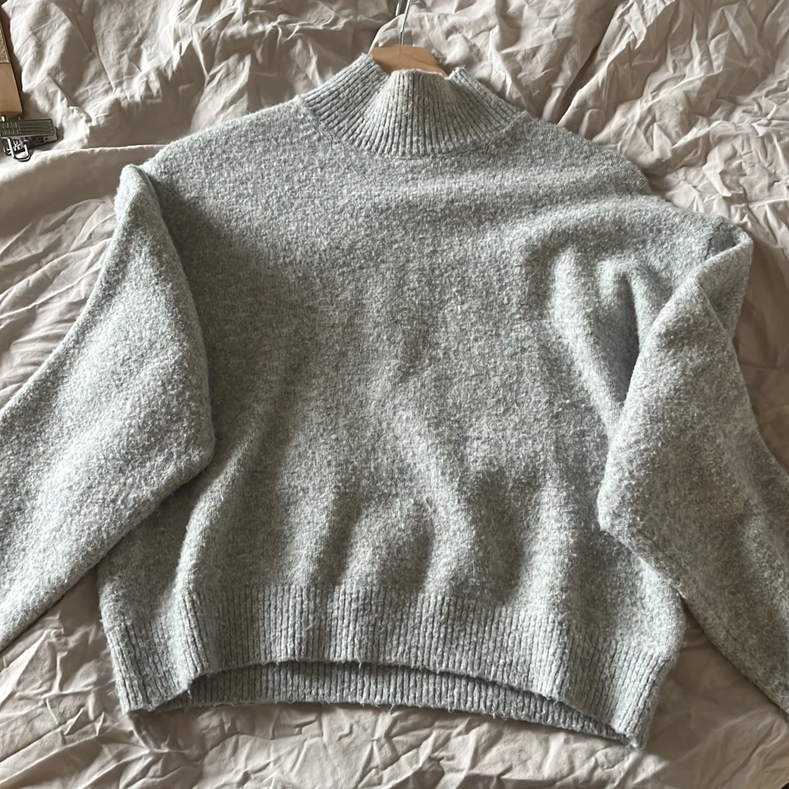 Grå stickad tröja - 90