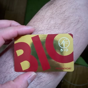 Säljer bio present kort 300 för 250  - .