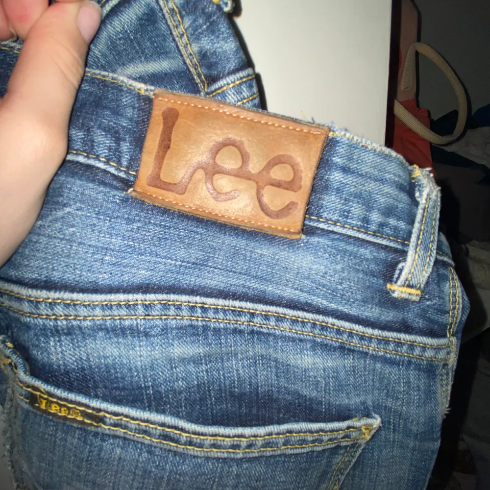 Vintage jeans från lee i storlek 34 . Jeans & Byxor.