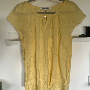 Tunn gul blus - Xs. Fint skick   Tunn gul blus 