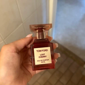 Tom ford lost cherry - Endast testad, jättegod men passar inte på mig 