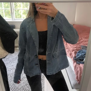 Jeansjacka - Perfekt jeansjacka nu till hösten