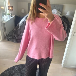 Stickad tröja  - Jättefin rosa stickad men säljer då jag har fler💓💓