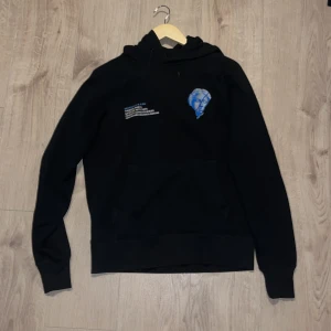 Limited Graft3r hoodie - Size S men passar även XS,bra skick, limited edition alltså den säljs inte av varumärket längre.