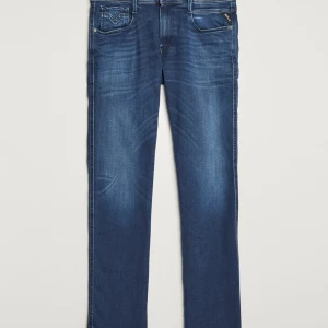SÖKER! Jag söker replay jeans i storlek mellan 146 till 160cm, vilken färg som helst. - Söker replay jeans i storlek 146 till 160/12y i vilken färg som helst