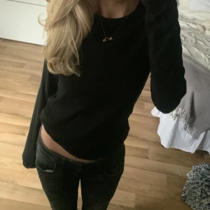 Svart tröja  - Jättefin tröja i bra skick, 100+frakt