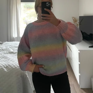 Stickad tröja - Stickad tröja från Asos. Storlek S/M Knappt använd