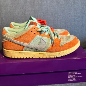 Nike SB - Bra cond, lite märken efter skateboarden. Annars bra! 