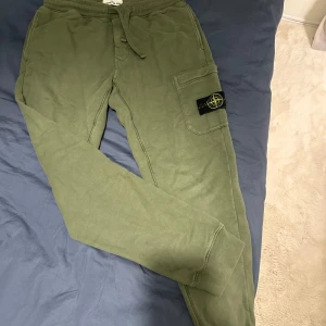 Stone island byxor  - Säljer nu dessa Stone island byxor! Cond 9/10