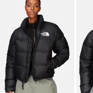 North face jacka  - Säljer min north face jacka köpt i vintras! Säljer då den aldrig kommer till användning💗köpt för ca 2800