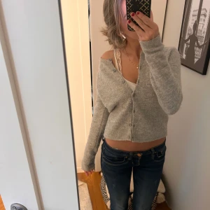 Kofta - Säljer denna super snygga kofta då den inte kommer till användning💗💗💗