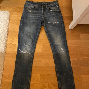 Dondup jeans  - Säljer dessa otroligt snygga dondup jeansen i storlek(29) skick 9/10 nypris 3000kr