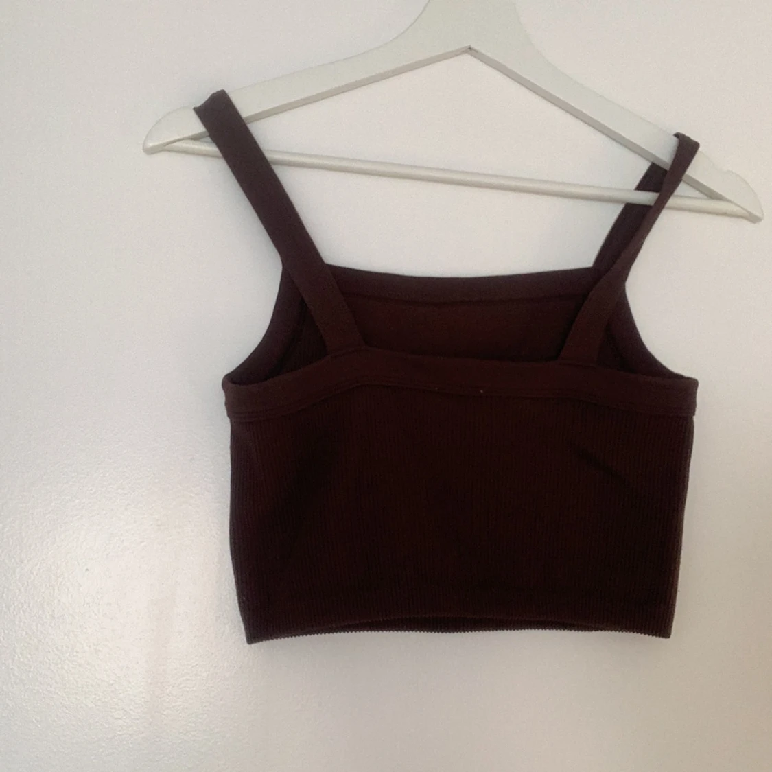 Croppad brun topp  - 91