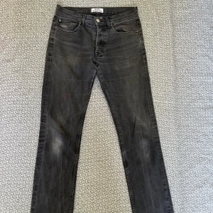 Acne studios jeans  - Säljer mina tvär najs svarta jeans från acne studios med en grym tvätt. Helt felfria 