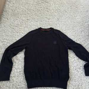 Hugo boss tröja - Hugo boss tröja i storlek M, passar både S och M, betalade 120€