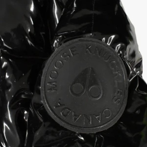 Moose Knuckles jacka - Storlek: 170 ✅ skick: 9/10 inget tecken på användning ✅ svart moose jacka ✅ kom privat för fler bilder ✅