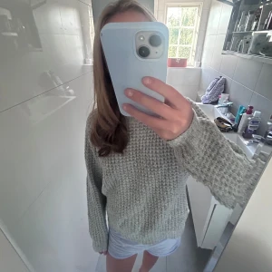 Stickad tröja - Snygg och mysig stickad tröja Pris kan diskuteras