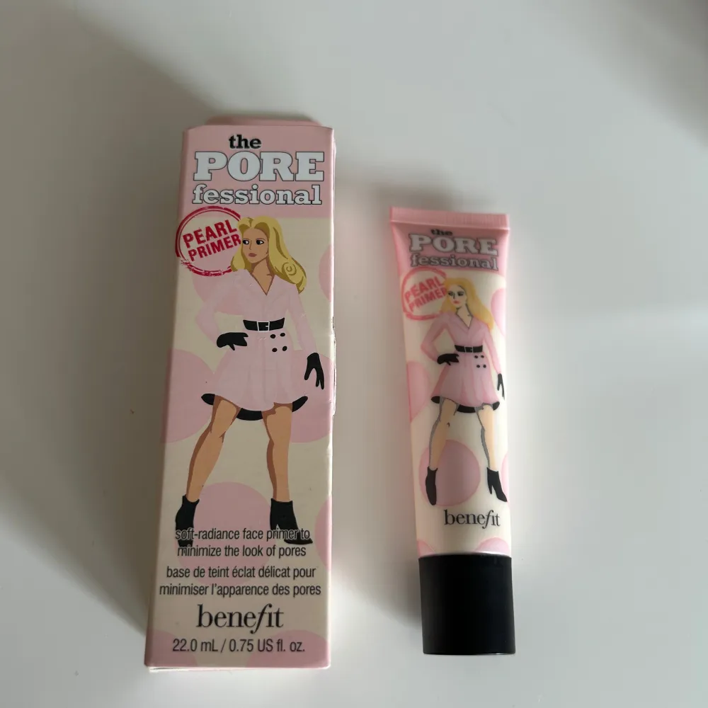 Porefessional Pearl Primer från Benefit. Helt oanvänd och endast öppnad för att ta bilden. Innehåller 22 ml. . Skönhet.