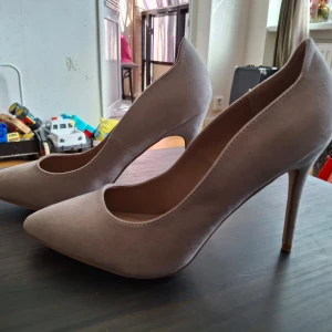 Pumps - Fina pumps aldrig använda utomhus 