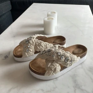 Tofflor - Snygga tofflor feån skopunkten använda fåtal ggr som nya