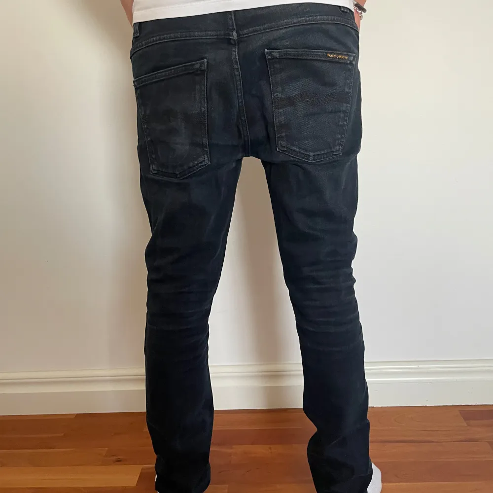 Nudie jeans i bra skick | storlek W32 L32 | modell Grim Tim | skriv privat för mer information.. Jeans & Byxor.