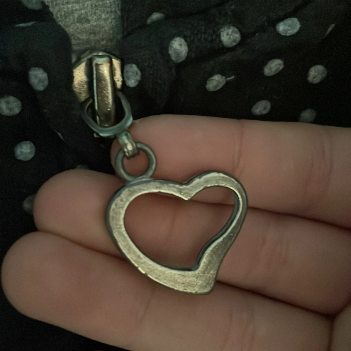 Svart och prickig tjocktröja - 91