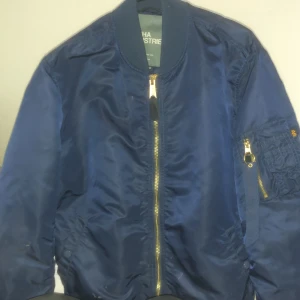 Alpha industries jacka - Fin jacka använd 4 gånger kostar 2000 ny