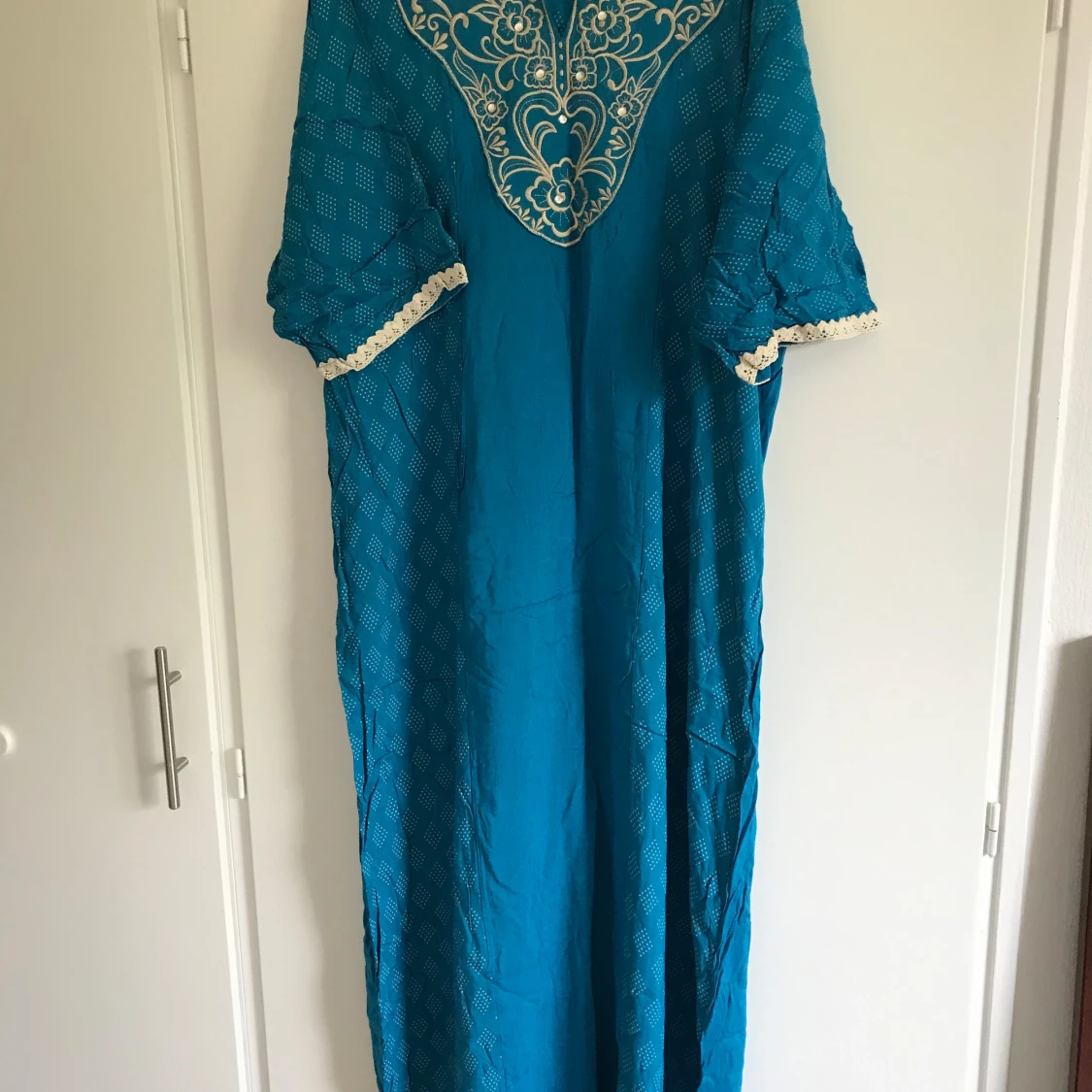 Mönstriga klänningar  - 90