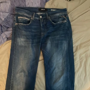 Replay jeans - Storlek 32x32 bra skicka använda runt 5 gånger. Straight fit pris går diskutera