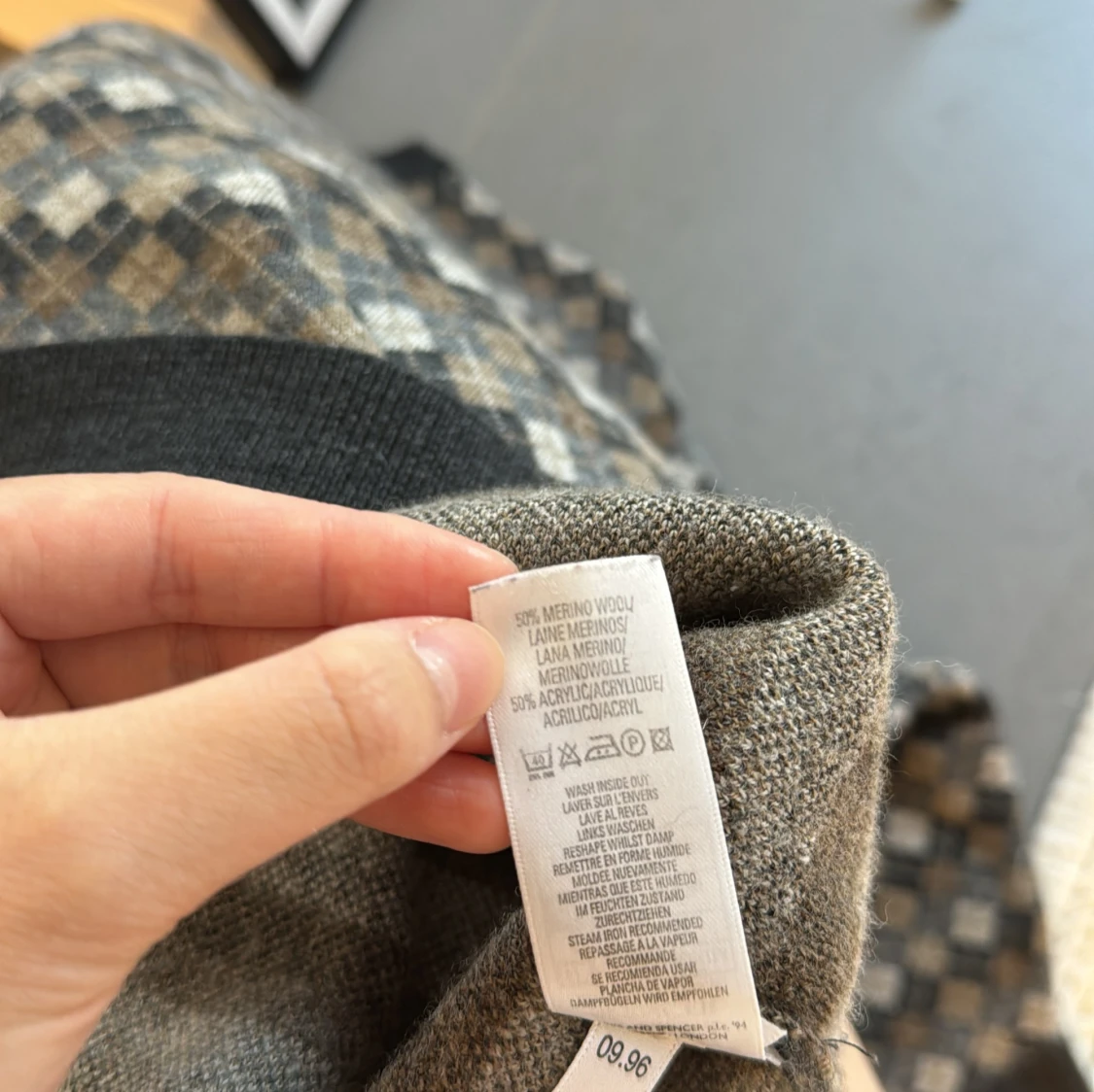 Rutig tröja från Marks & Spencer - 93