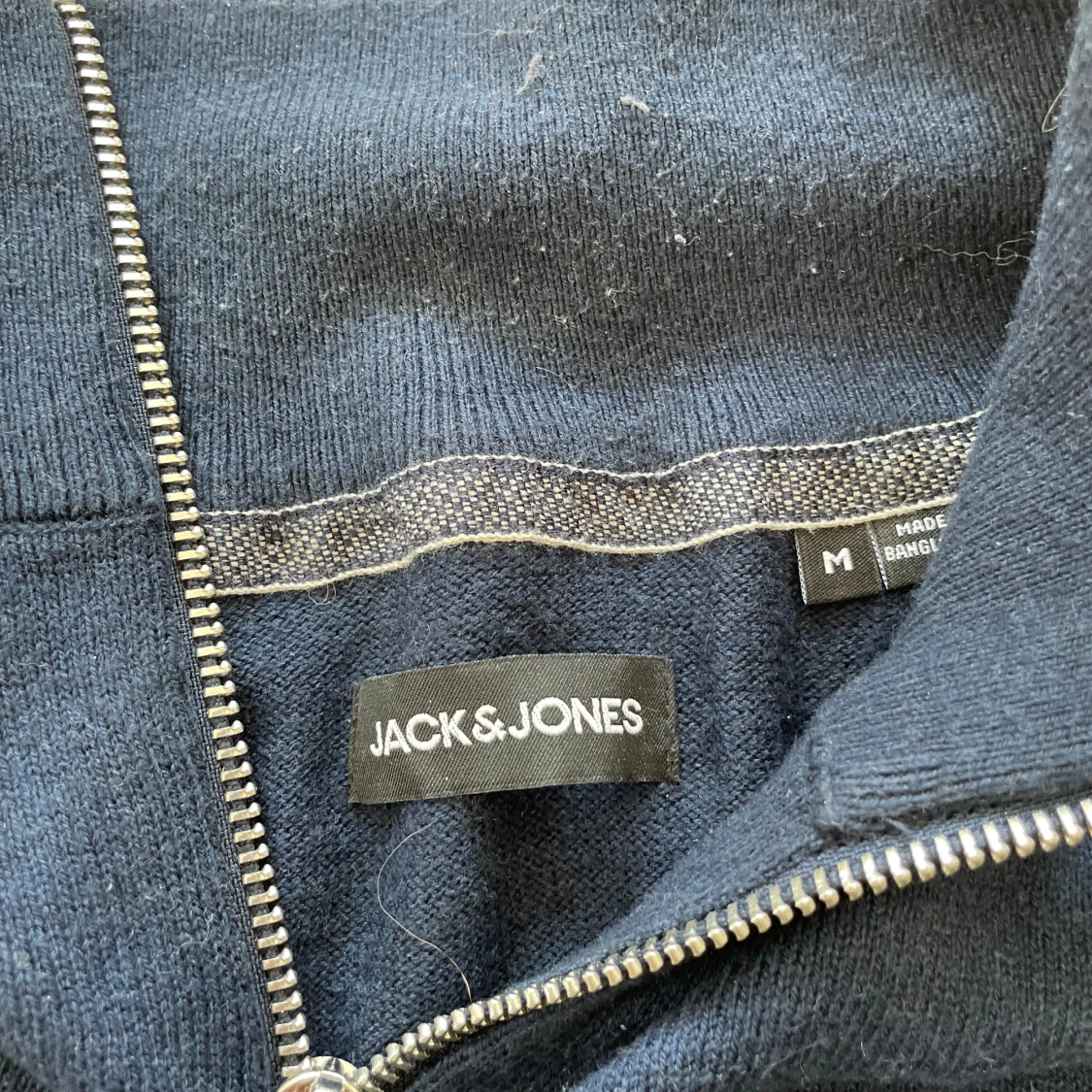 Mörkblå tröja med dragkedja från Jack & Jones - 91