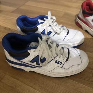 Blåa new balance 550. Storlek 37