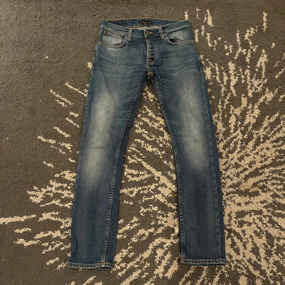 Nudie Jeans | W30 L32 | Nyskick 9/10 | längd: 103 cm midja: 40 cm | nypris 1600 kr | mitt pris 549 kr |. Jeans & Byxor.