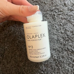 Olaplex 3 - Säljer då jag köpte fel nummer Köptes på lyko för 350