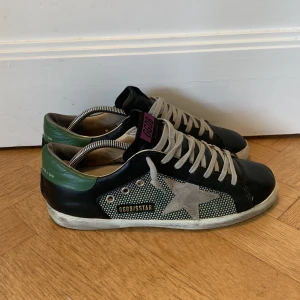 Golden goose superstar - Golden goose superstar i bra skick. Självklart äkta och priset är fast MVH