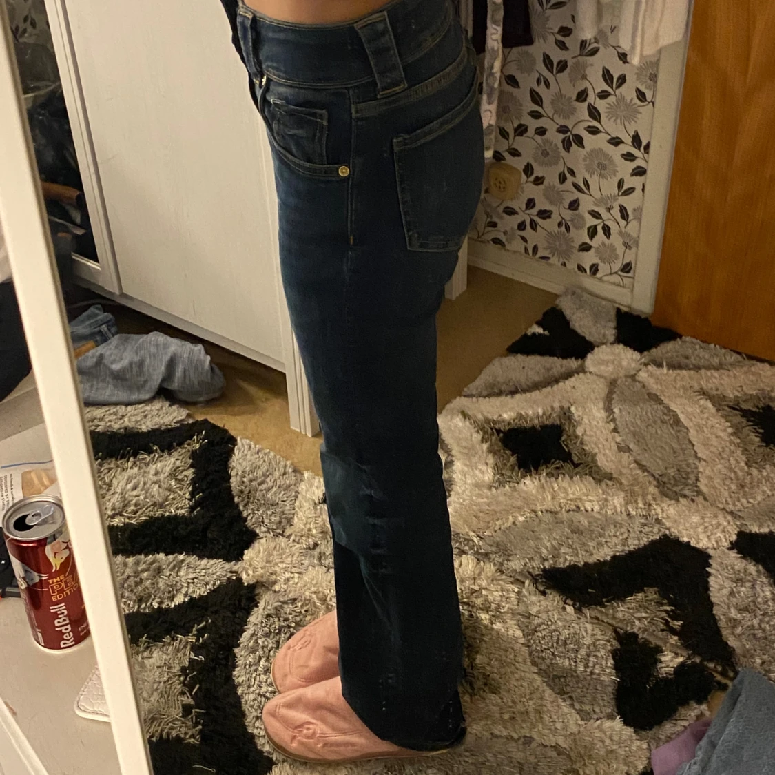 Mörkblå jeans med bootcut - 90
