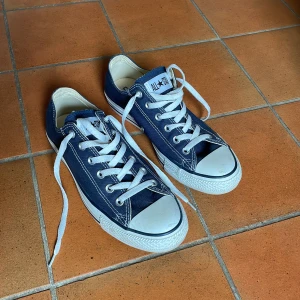 Converse - All Star Sneakers - Storlek 40 low-tops  Knappt använda