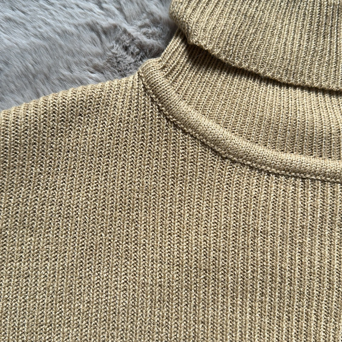 Stickad polotröja  - 91