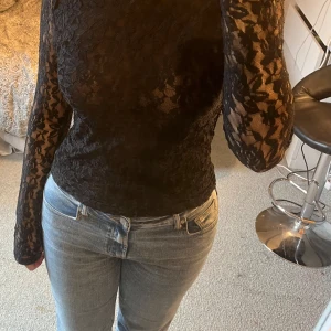 Lace topp - Lace topp med uringning som jag valt att ha i ryggen.