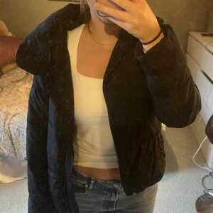 Puffer jacket - Jacka från Bikbok, säljs pga ingen användning.
