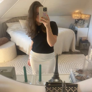 Stickad tshirt  - Svart stickad T-shirt från zara 🖤