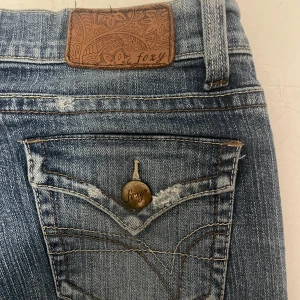 Foxy Jeans - Jeans i märket Foxy Super snygga ❤️🤩 Pris kan sänkas vid snabb affär 🫶 Lite slitna längst ned vid förövarna 