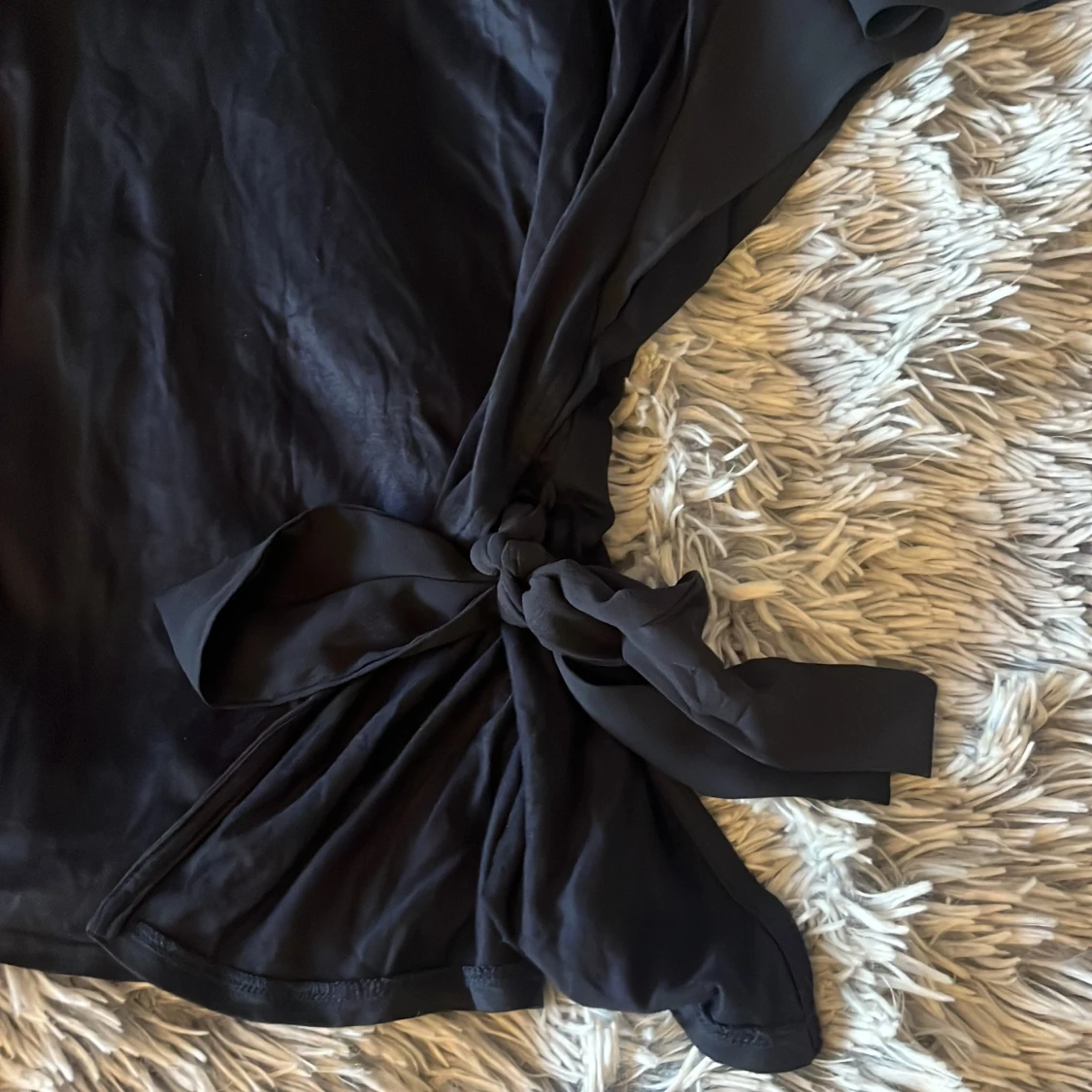 T-shirt med volanger och rosetter  - 90