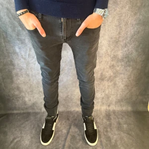 Replay anbass jeans  - // Replay anbass jeans | Storlek W31/L32 | Benlängd: 105cm / Midja: 41cm | Nypris runt 1800kr | Kontakta för fler frågor eller funderingar // Deluxecloset