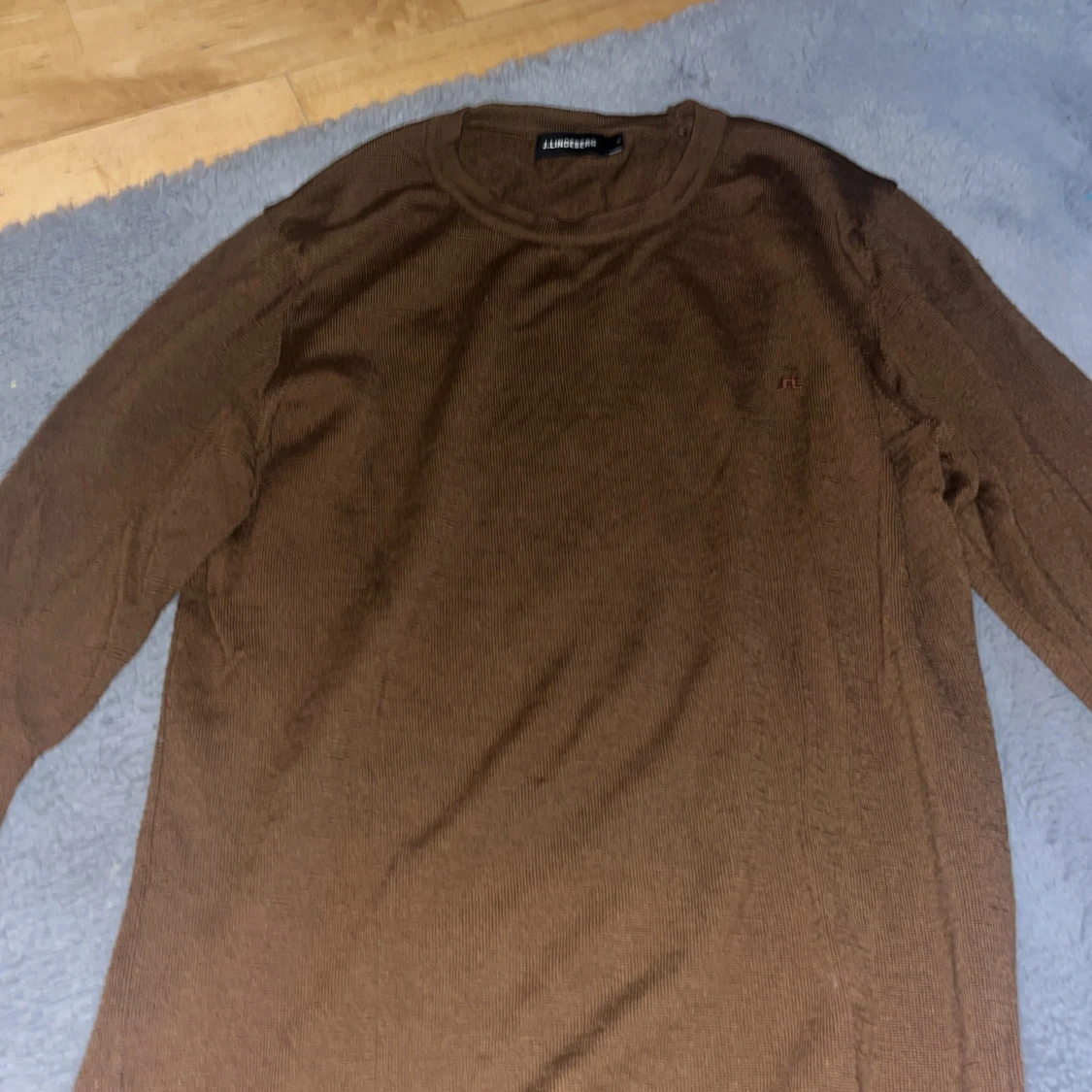 J Lindberg crewneck 